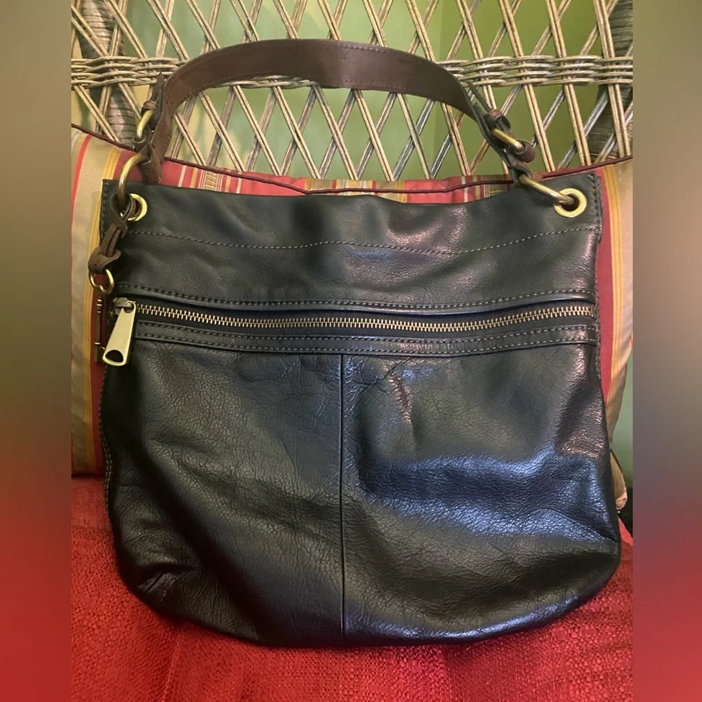 FINAL PRICE Fossil Black Leather Shoulder Bag. - Picture 2 of 7